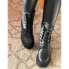 Une paire de chaussures femme Noir maroc cuir Une paire de chaussures femme Noir maroc cuir