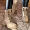 Une paire de chaussures femme beiges à talons hauts avec des brides croisées sur le dessus du pied top maroc et une boucle à la cheville maroc prix solde